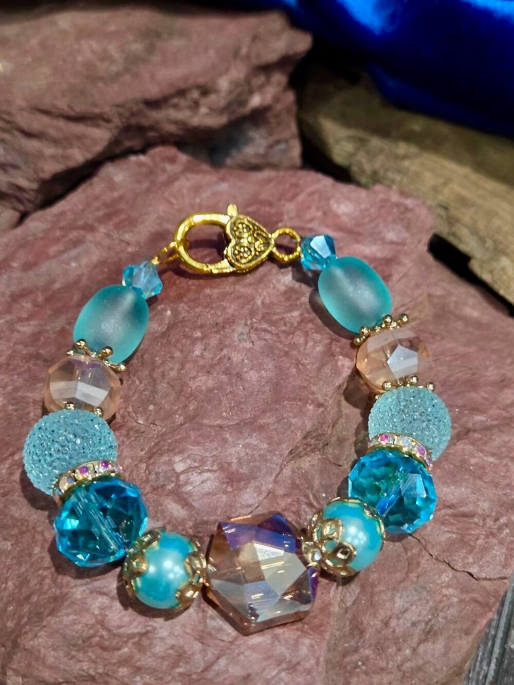 4U By Chelle Beautiful Glass & Sea Glass Beaded Bracelet w/lobster claw clasp
